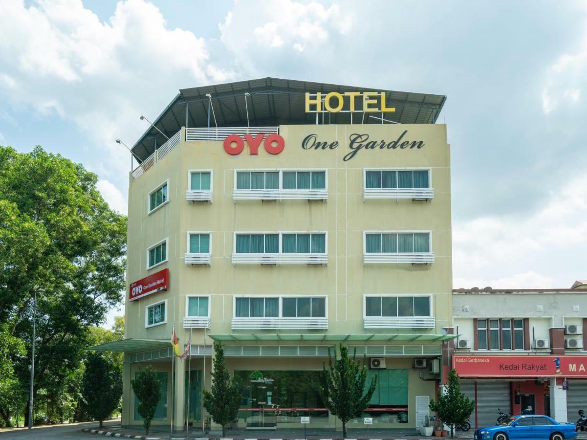 One Garden Hotel @ Senawang Seremban Exterior photo