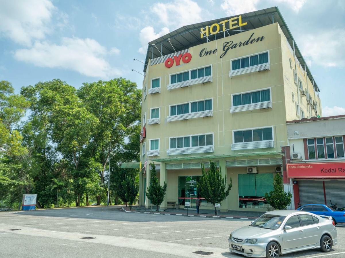 One Garden Hotel @ Senawang Seremban Exterior photo